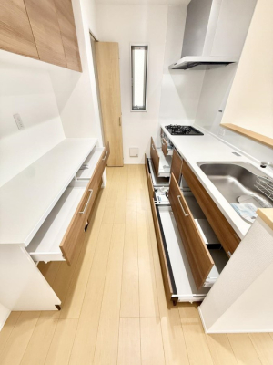 �L�b�`�� �����������������Ɗy�����Ȃ�A���K�ȃL�b�`�����