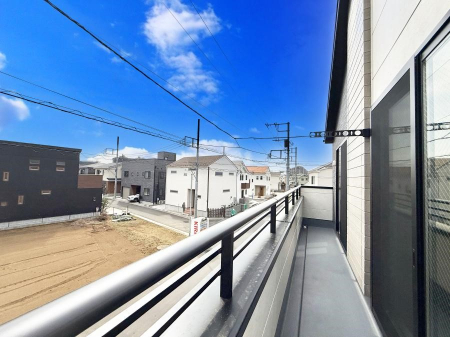 �o���R�j�[ ������ �G�߂̈ڂ낢����������J���I�ȋ�Ԃł�