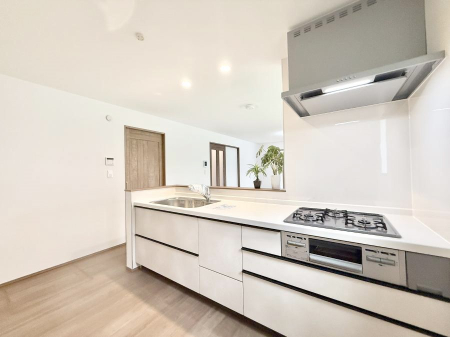 �L�b�`�� �������V���v���Ŕ������S�n�悢���Ԃ𐶂ރL�b�`�����