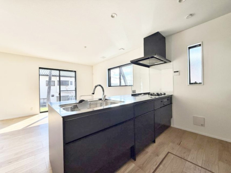 �L�b�`�� ���������y���݂ƐH�ׂ�K����͂���L�b�`��