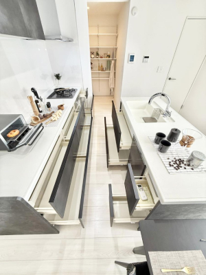 �L�b�`�� �������Ƒ����J��[�߂�A������̂���L�b�`��