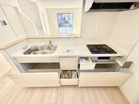 �L�b�`�� ���������y���݂ƐH�ׂ�K����͂���L�b�`��