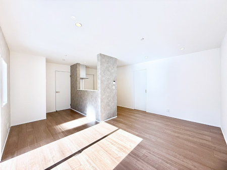 ���r���O ���������S�n�̂����A���z�̃��r���O