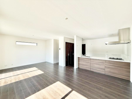 ���r���O ���������S�n�̂����A���z�̃��r���O