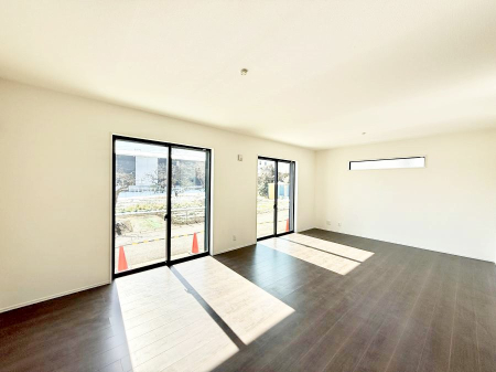 ���r���O ���������R�Ɖ�b�����܂��A�S�n�悢�ЂƂƂ�