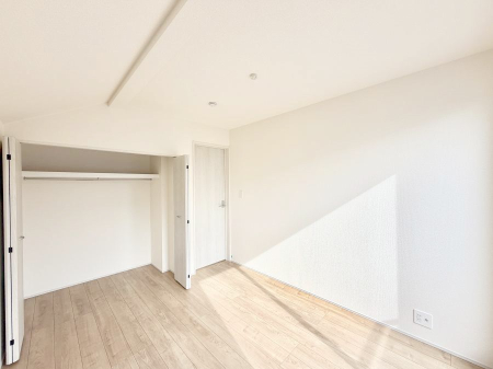 �q������ �������v���C�x�[�g��ԂƂ��ĐÂ��ŗ�������������񋟂��Ă���܂�