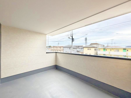 �o���R�j�[ ������ �G�߂̈ڂ낢����������J���I�ȋ�Ԃł�