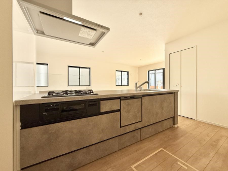 �L�b�`�� �������Ƒ����J��[�߂�A������̂���L�b�`��