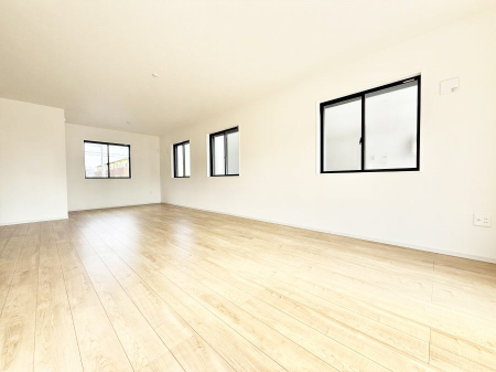 ���r���O ���������S�n�̂����A���z�̃��r���O