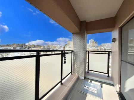 �o���R�j�[ ������ ���R��g�߂Ɋ�����A�J���I�ȃo���R�j�[