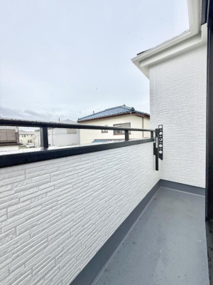 �o���R�j�[ ������ �G�߂̈ڂ낢����������J���I�ȋ�Ԃł�