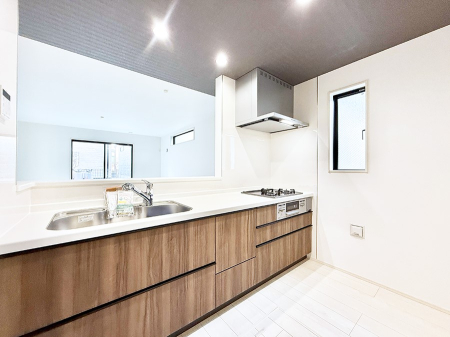 �L�b�`�� ���������y���݂ƐH�ׂ�K����͂���L�b�`��