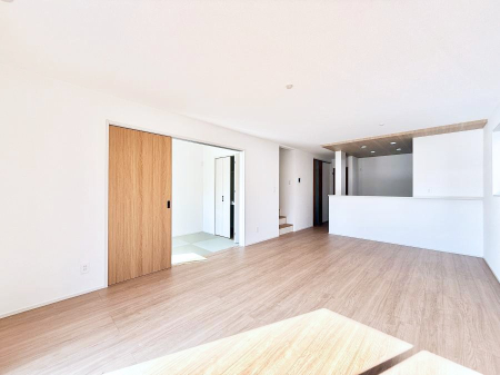 ���r���O ���������R�Ɖ�b�����܂��A�S�n�悢�ЂƂƂ�