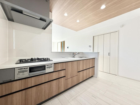 �L�b�`�� �������V���v���Ŕ������S�n�悢���Ԃ𐶂ރL�b�`�����