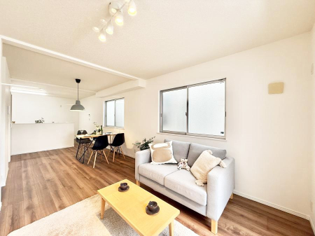 ���r���O ���������R�Ɖ�b�����܂��A�S�n�悢�ЂƂƂ�