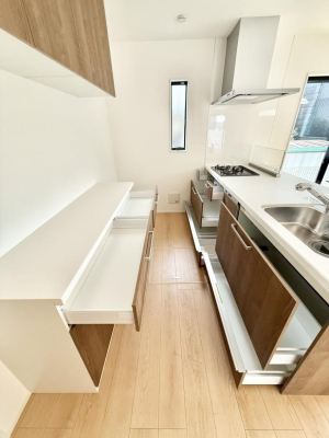 �L�b�`�� �����������������Ԃ����܂��A�Ί炠�ӂ��L�b�`��