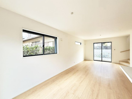 ���r���O ���������S�n�̂����A���z�̃��r���O