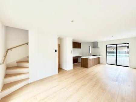 ���r���O ���������R�Ɖ�b�����܂��A�S�n�悢�ЂƂƂ�