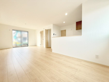 ���r���O ���������S�n�̂����A���z�̃��r���O