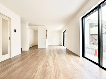 ���r���O ���������났�ƏΊ炪�W�܂�A�S���܂郊�r���O