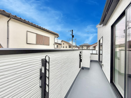 �o���R�j�[ ������ �G�߂̈ڂ낢����������J���I�ȋ�Ԃł�