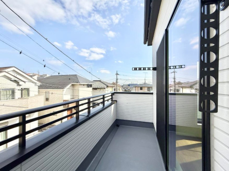 �o���R�j�[ ������ �G�߂̈ڂ낢����������J���I�ȋ�Ԃł�