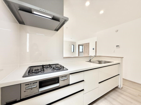 �L�b�`�� �������V���v���Ŕ������S�n�悢���Ԃ𐶂ރL�b�`�����