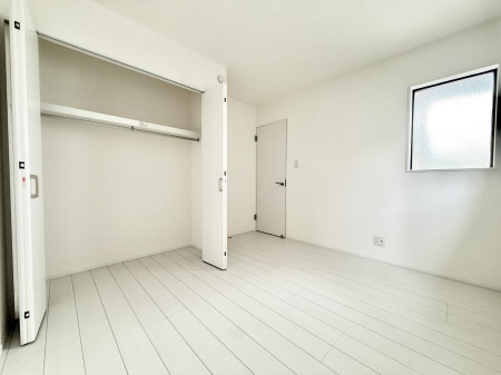 �Q�� ����