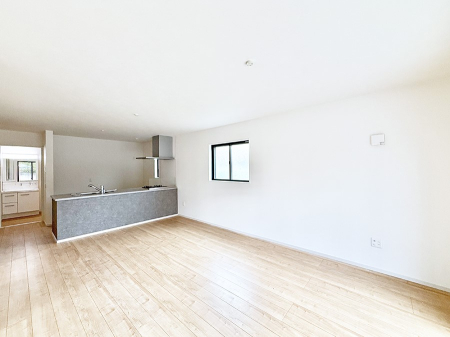 ���r���O ���������S�n�̂����A���z�̃��r���O