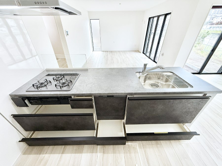 �L�b�`�� �������Ƒ����J��[�߂�A������̂���L�b�`��