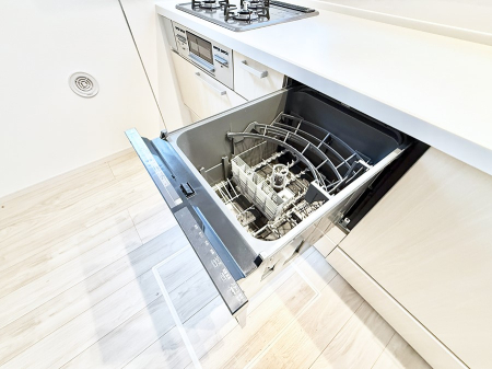 ���̑����� �ݔ����H��̕ЂÂ����H��킪����Ύ��Z�ɁB���Ƒ��Ƃ̎��Ԃ𑝂₹�܂�