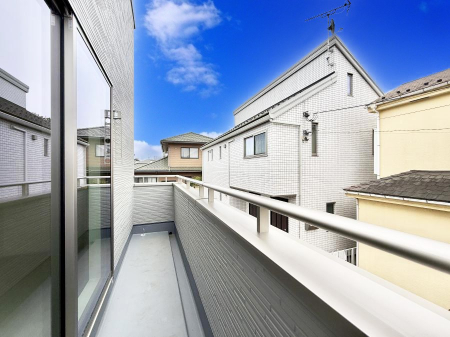 �o���R�j�[ ������ �G�߂̈ڂ낢����������J���I�ȋ�Ԃł�