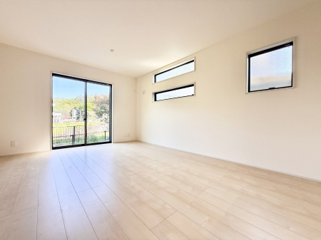 ���r���O ���������S�n�̂����A���z�̃��r���O