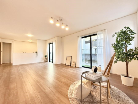 ���r���O ���������났�ƏΊ炪�W�܂�A�S���܂郊�r���O