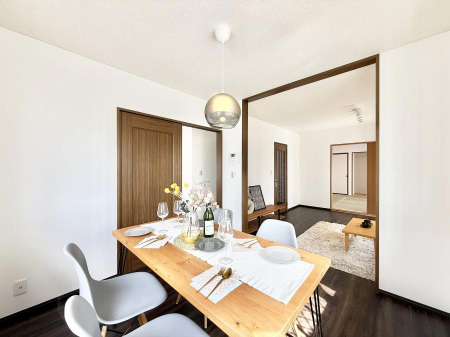 ���r���O ���������S�n�̂����A���z�̃��r���O