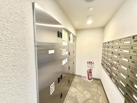 ���̑����� �ݔ����s�ݎ��ł��ו����󂯎���֗��ȑ�z�{�b�N�X