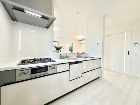 �L�b�`�� �����������������Ԃ����܂��A�Ί炠�ӂ��L�b�`��