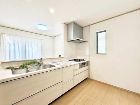 �L�b�`�� ���������y���݂ƐH�ׂ�K����͂���L�b�`��