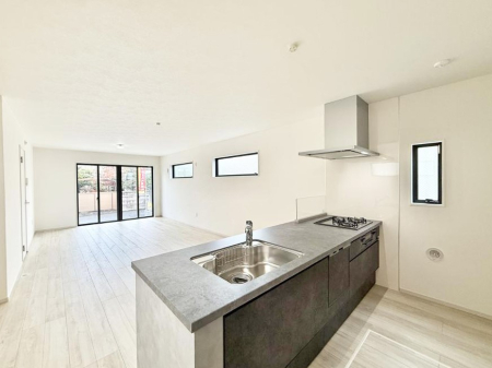 �L�b�`�� ���������y���݂ƐH�ׂ�K����͂���L�b�`��