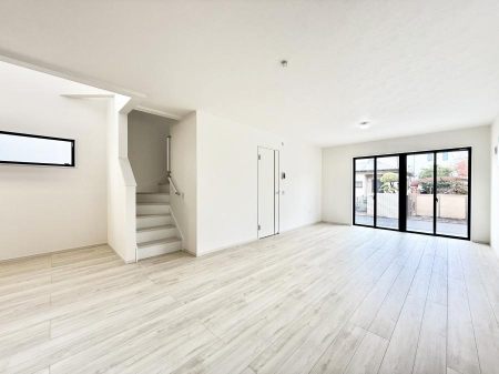 ���r���O ���������R�Ɖ�b�����܂��A�S�n�悢�ЂƂƂ�