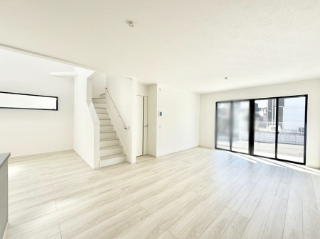 ���r���O ���������S�n�̂����A���z�̃��r���O