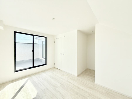 �Q�� ���������̔z�u��ʋC���̗ǂ��݌v�ŕ����̋�C�������炸�A��ɐV�N�ȋ�C������܂�