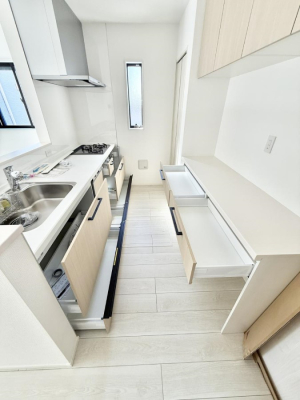 �L�b�`�� �������Ƒ����J��[�߂�A������̂���L�b�`��