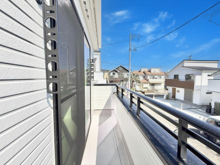 �o���R�j�[ ������ �G�߂̈ڂ낢����������J���I�ȋ�Ԃł�