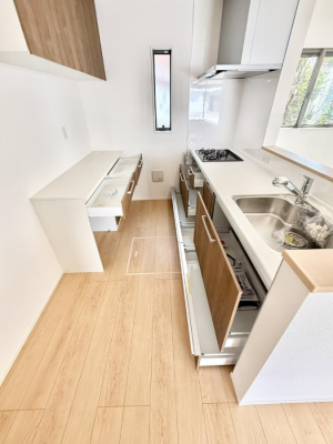 �L�b�`�� �������Ƒ����J��[�߂�A������̂���L�b�`��