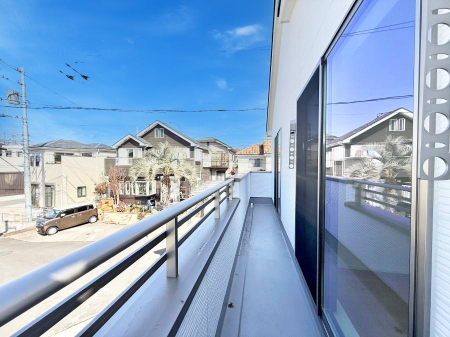 �o���R�j�[ ������ �G�߂̈ڂ낢����������J���I�ȋ�Ԃł�