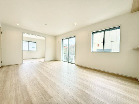 ���r���O ����