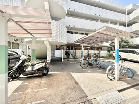 ���̑� �O�ρ��~�n���ɒ��֏���������Ă���A���]�Ԃ̗��p���X���[�Y�ł�