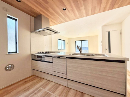 �L�b�`�� �������V���v���Ŕ������S�n�悢���Ԃ𐶂ރL�b�`�����