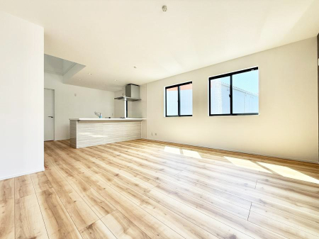 ���r���O ���������났�ƏΊ炪�W�܂�A�S���܂郊�r���O